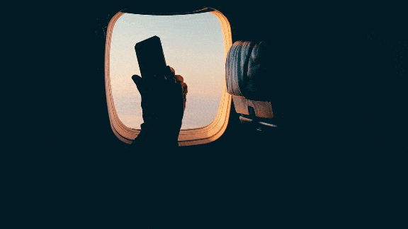 یک نمای سیلوئت از درون هواپیما